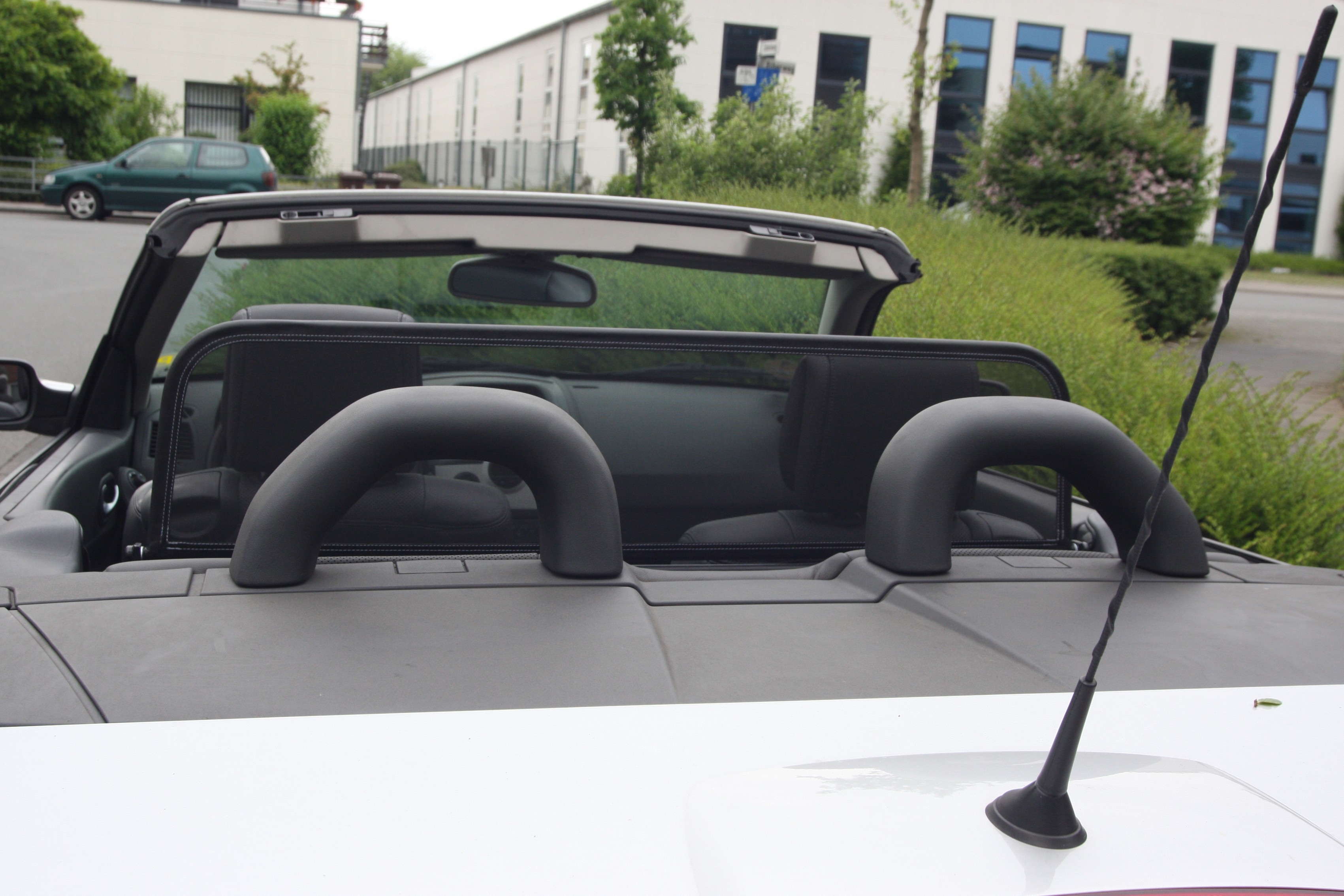 Déflecteur d'air AIRAX pour Renault Megane II design miroir avec sac
