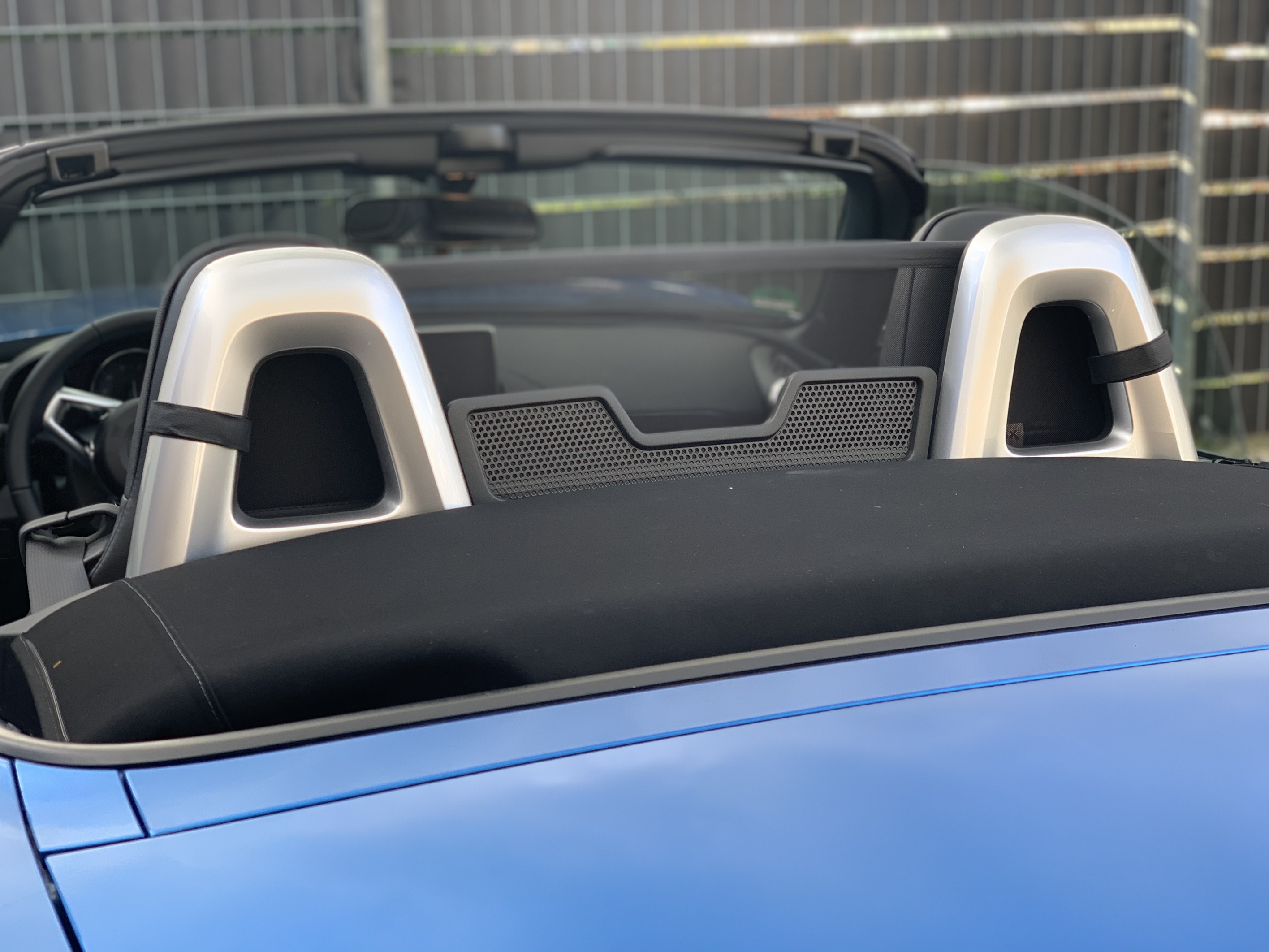 AIRAX wind deflector for Fiat 124 Spider (348) steel frame with net in black